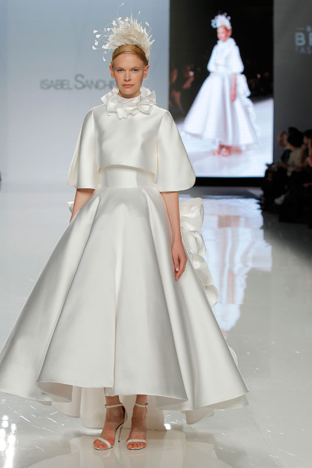 ilovebrides.pt Isabel Sanchis 2018 Barcelona Bridal Fashion Week 2017